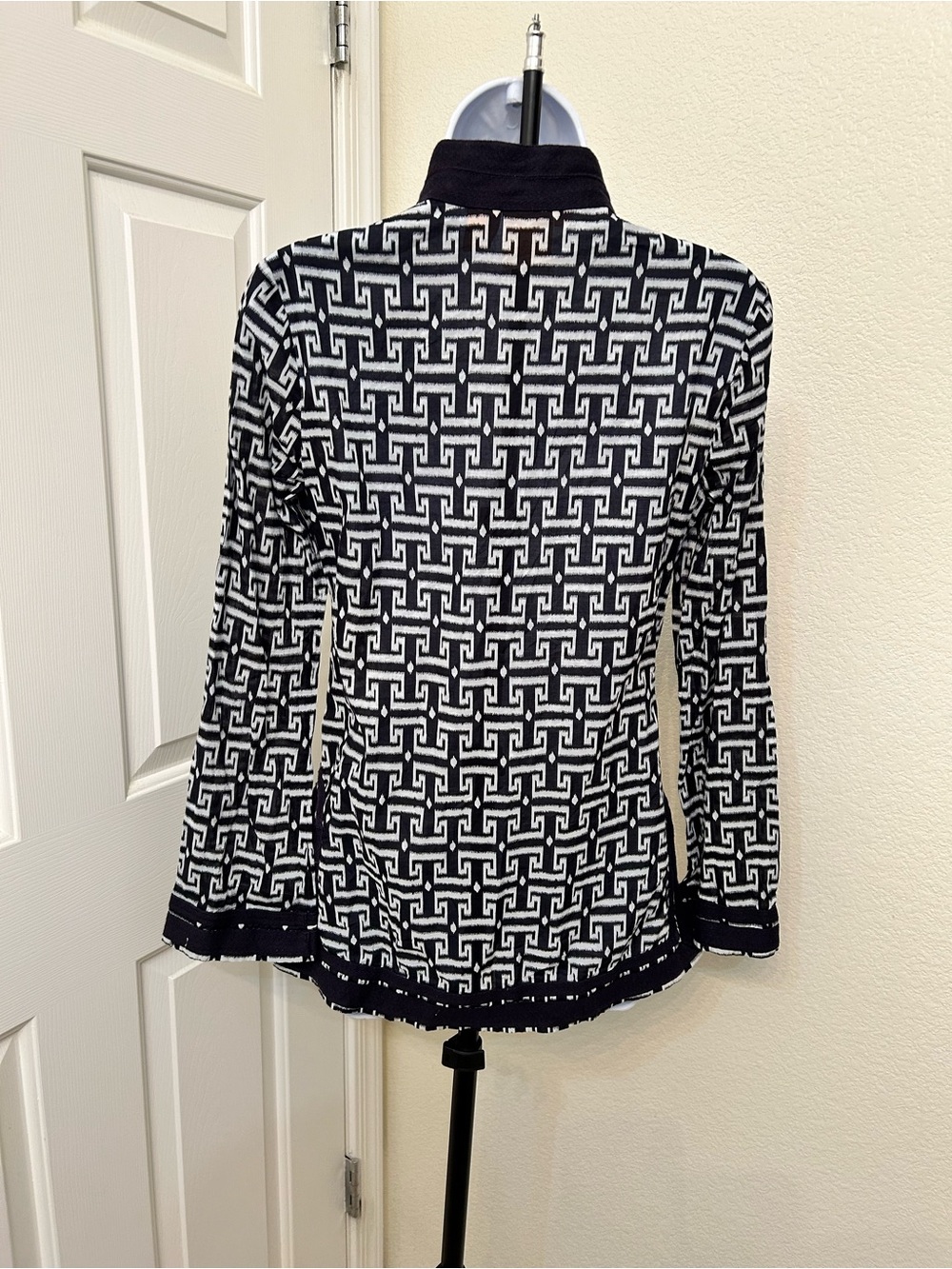 Tory Burch Black and White Geometric Tunic 2 - Picture 7 of 10